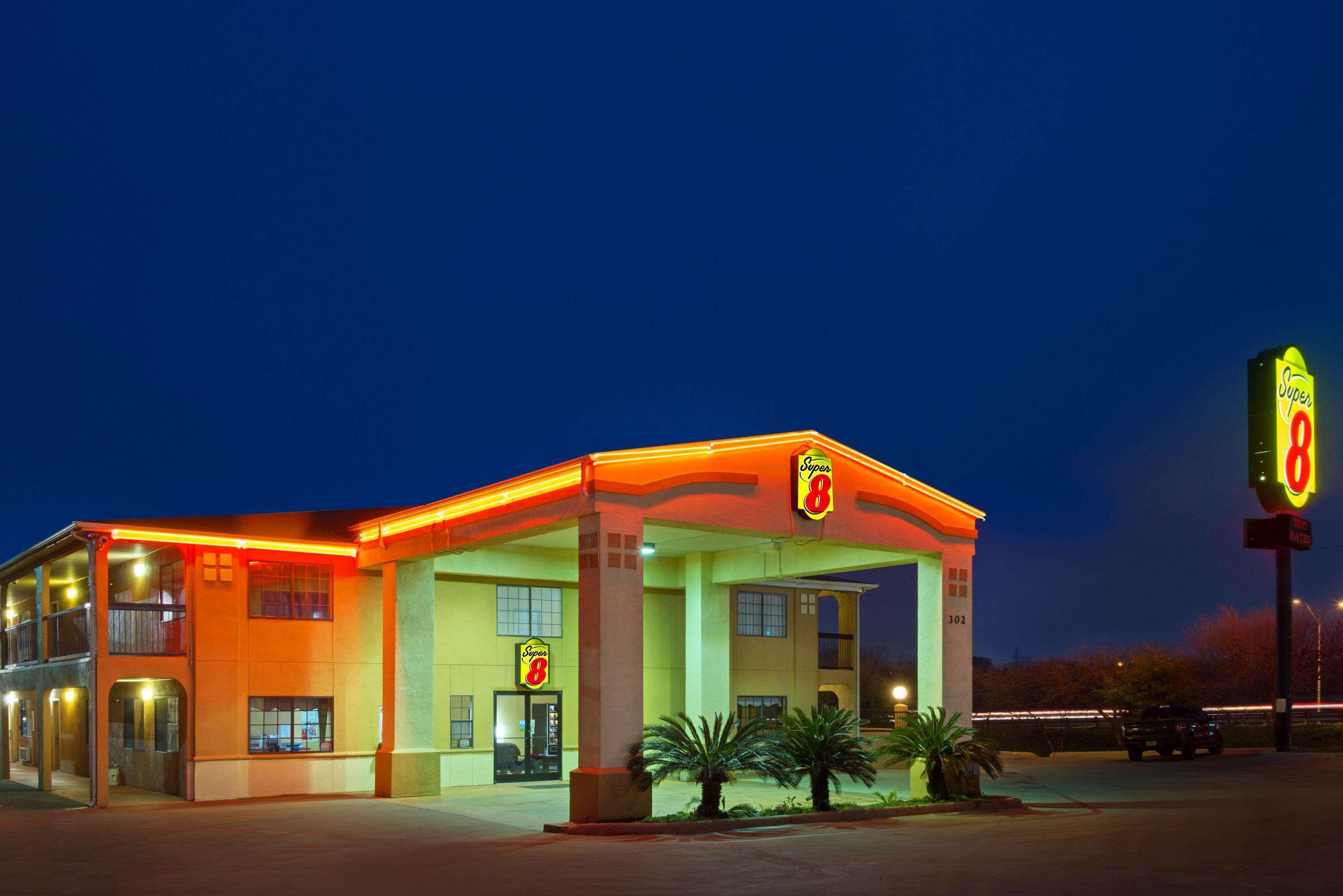 Super 8 By Wyndham San Antonio/Riverwalk Area Екстериор снимка