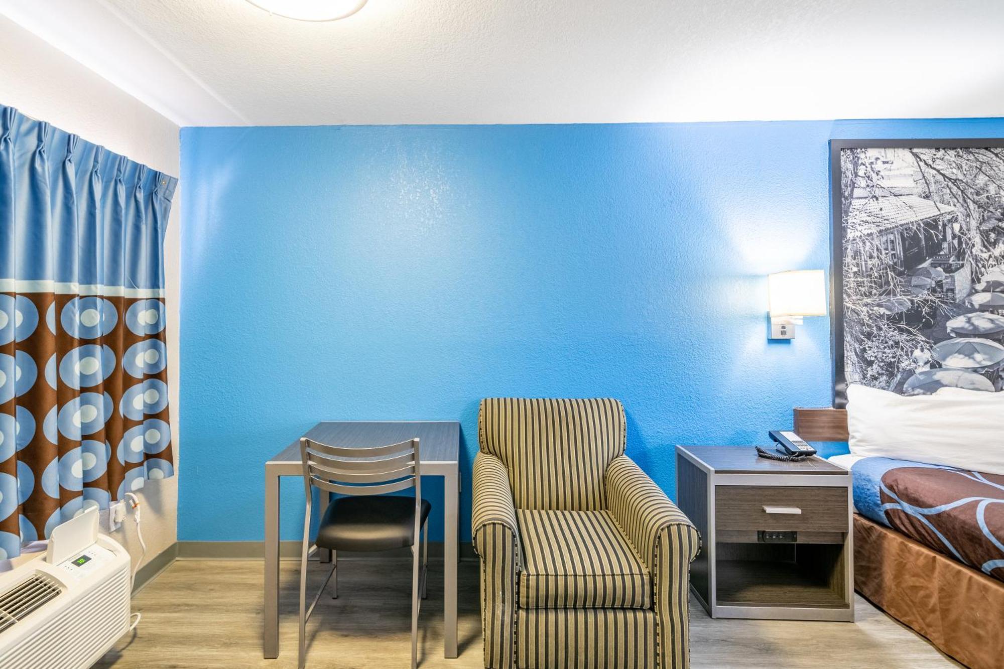 Super 8 By Wyndham San Antonio/Riverwalk Area Екстериор снимка